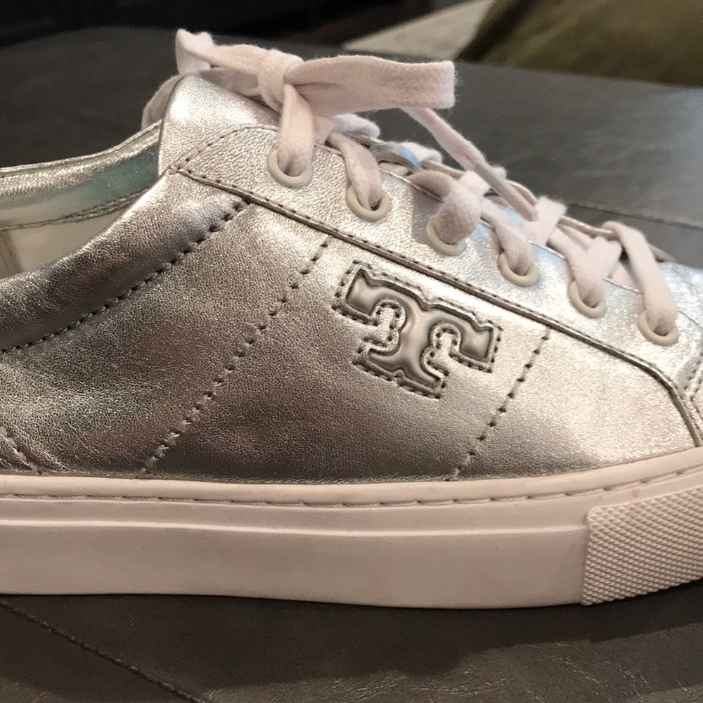 Tory Burch leather silver lace up shoe size 7.5 - Picture 6 of 8